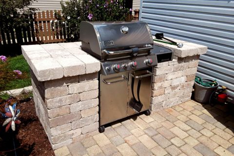 OUTDOOR KITCHEN PAVERS